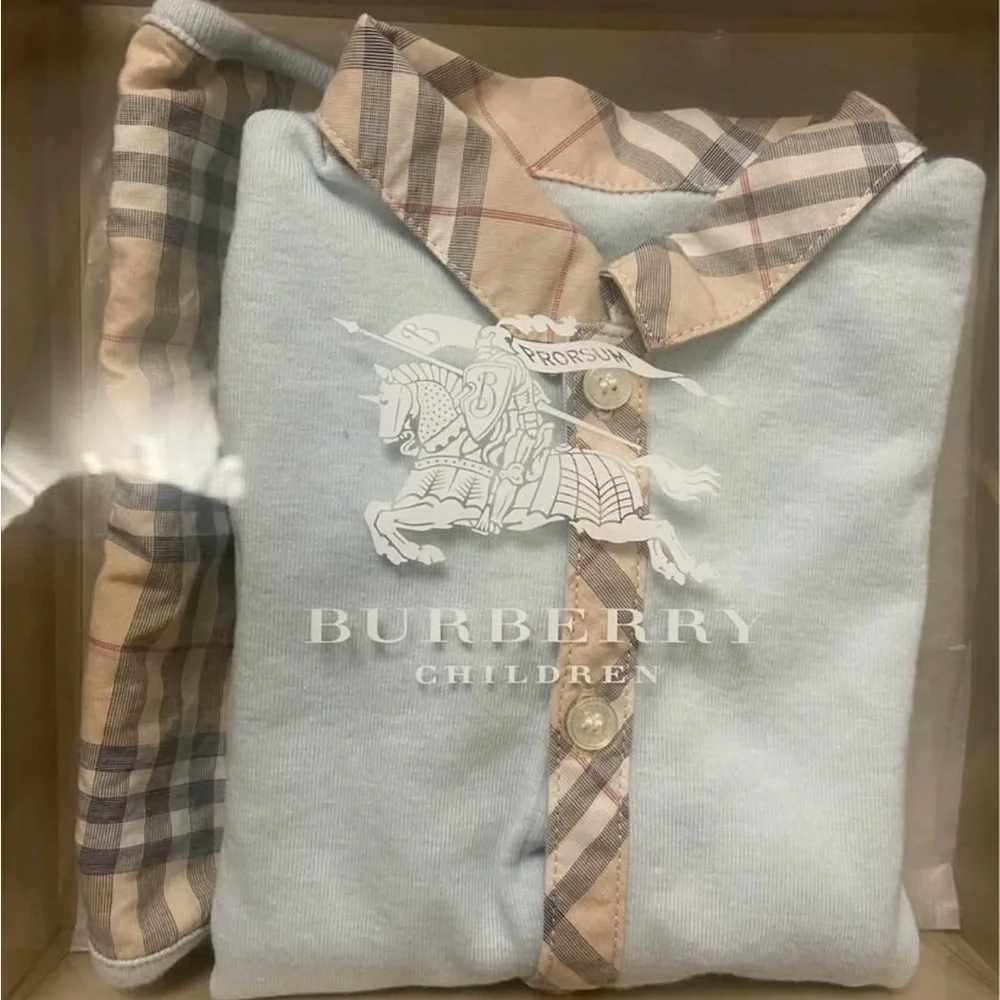Burberry Children Baby Blue Bodysuit with Signature Check Bib & Box - Picture 2 of 7